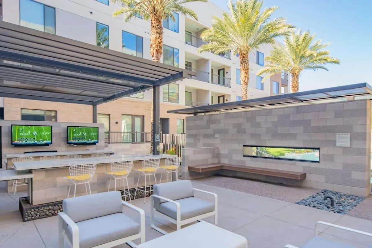 Charming 1Bd - Pool, Gym, Parking, W-D - Sleeps 4 Apartment Tempe