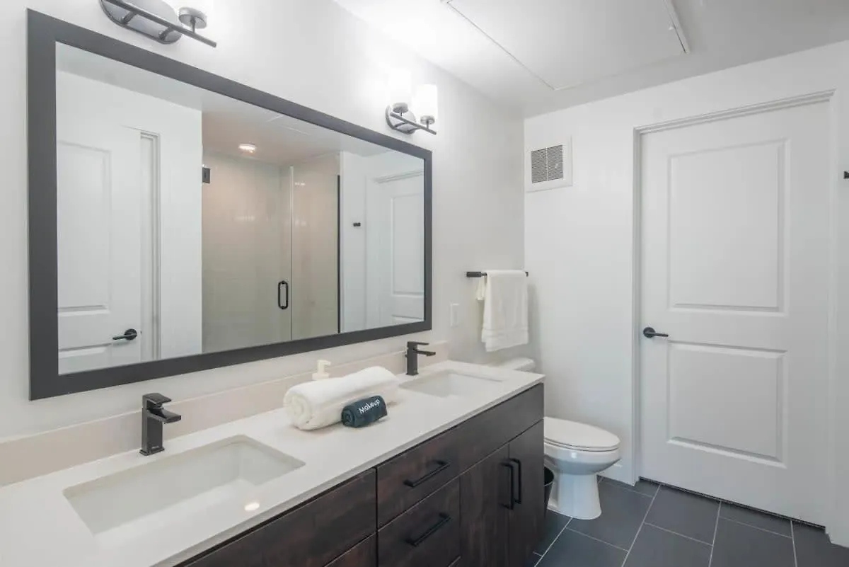 Charming 1Bd - Pool, Gym, Parking, W-D - Sleeps 4 Apartment Tempe