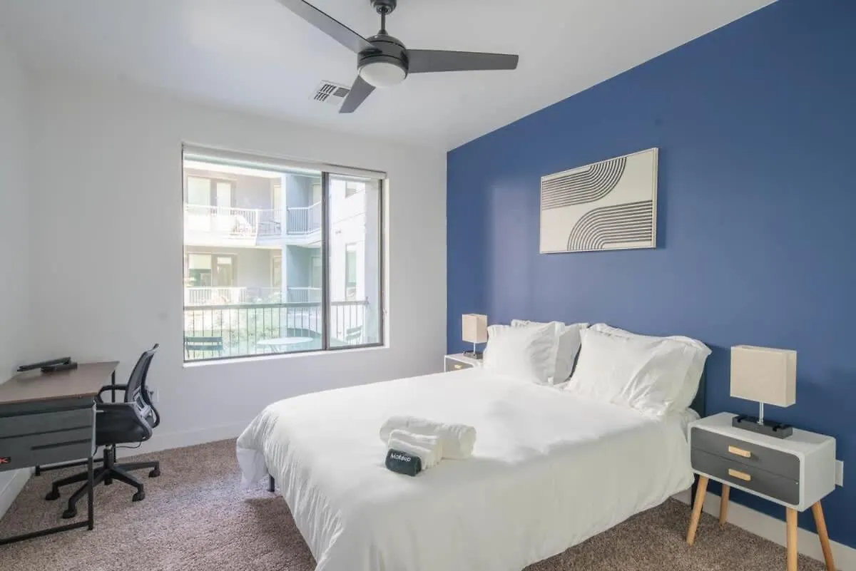 Charming 1Bd - Pool, Gym, Parking, W-D - Sleeps 4 Apartment Tempe